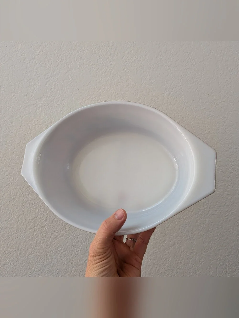 VTG Pyrex Oval Casserole Dish 1-1/2 Quart in Early American Gold on Brown #043